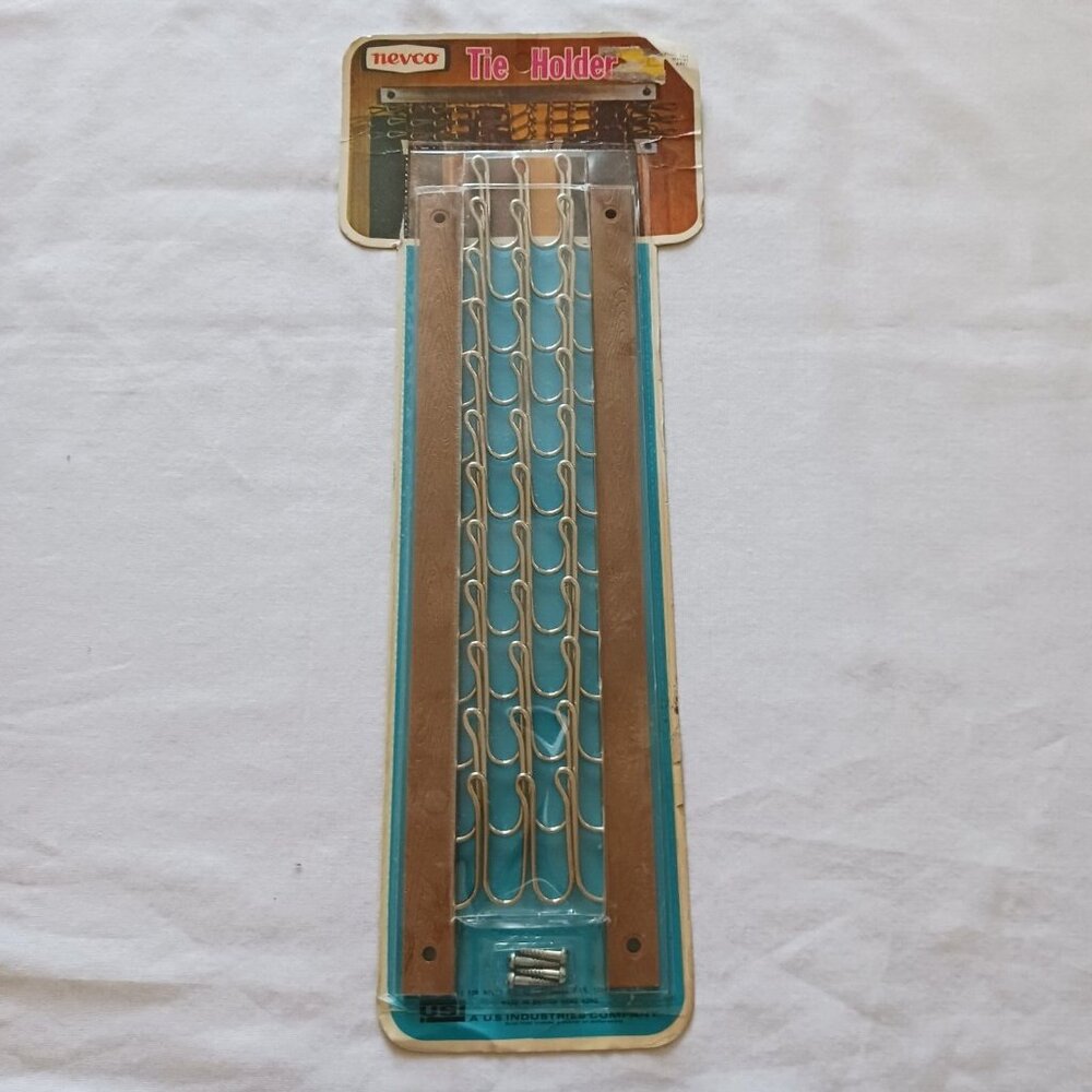 Vintage 1970’s NEVCO Men’s Tie Holder Retro NOS SEALED Wall Mounted‎